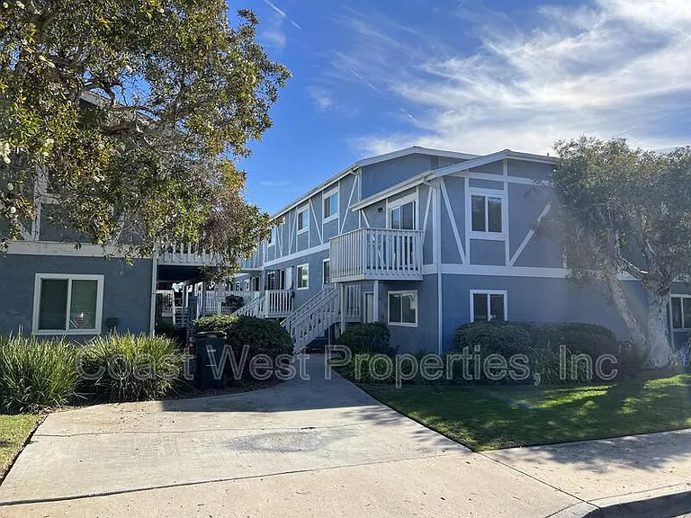1174 Cypress Ave — Photo 11