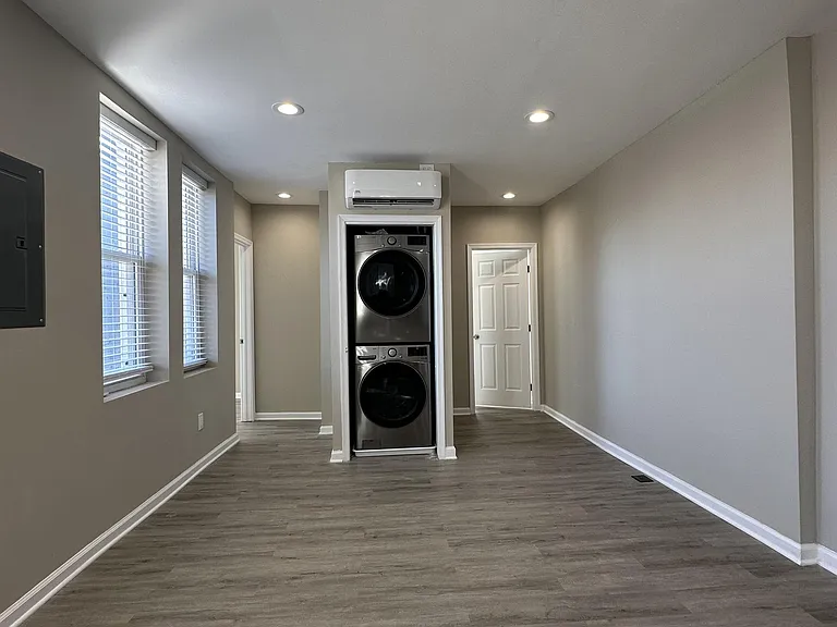 2238 N Fulton Ave #3 — Photo 3
