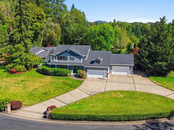 161 River Club Dr, Roseburg, OR 97471