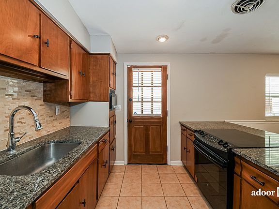 3rd image of 11328 Elane Dr
