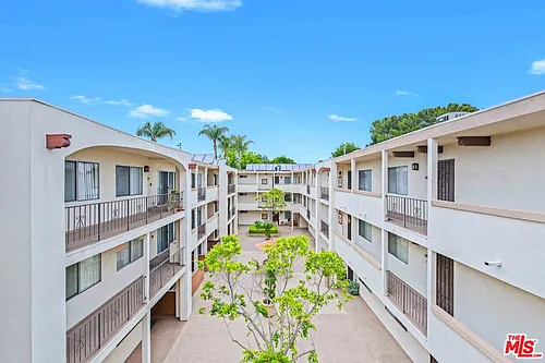 12801 Moorpark St #308 Photo 1