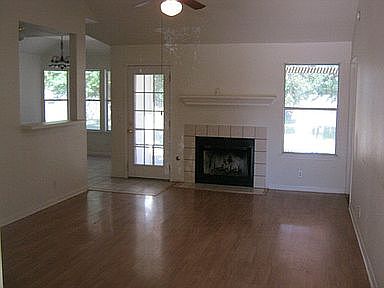 4th image of 321 Brent Blvd