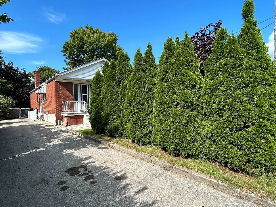 8 Highwood Ave