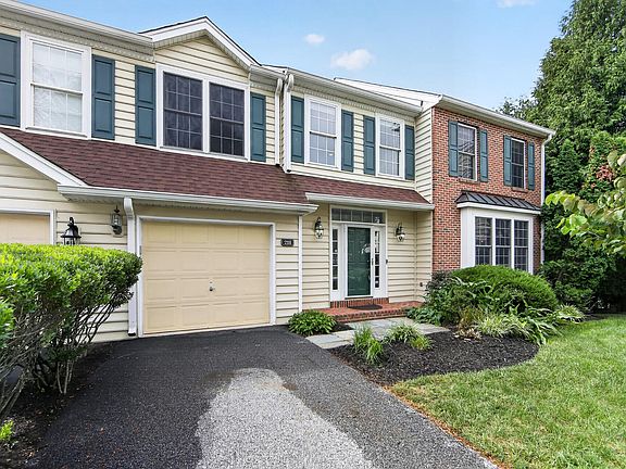 2nd image of 218 Hillsboro Mills Ln