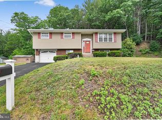 30 N Valley St, New Philadelphia, PA 17959