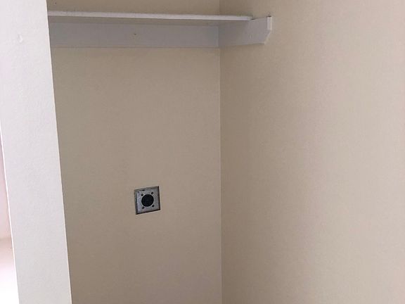 5th image of 4821 Walnut St
