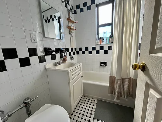 Rented by Alara Real Estate LLC | media 2