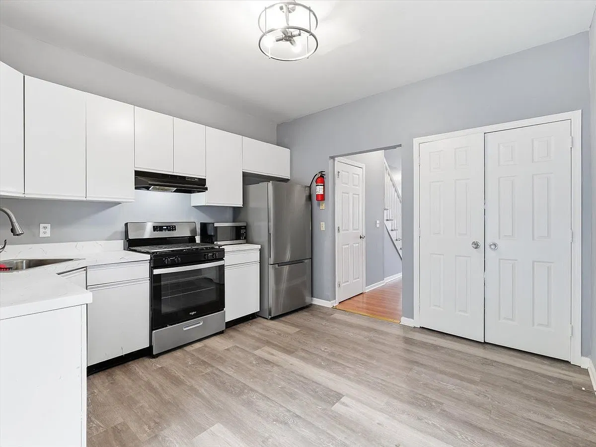 2 bed, 1.5 bath, $2,700 — Photo 4