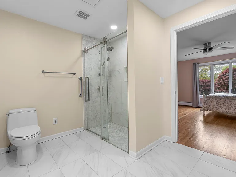 832 Quarter Mile Rd — Photo 10