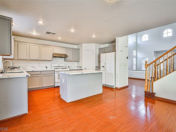 2nd image of 5989 Poplar Tree St