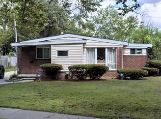 23200 Berkley Ave, Oak Park, MI 48237