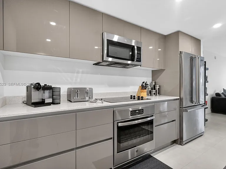13800 Highland Dr #308 — Photo 6