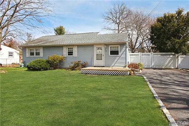 1st image of 19 Audrey Ln