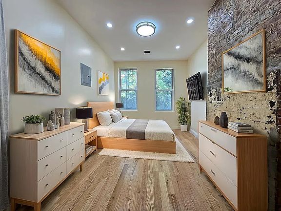 2nd image of 312 Evergreen Ave #2D