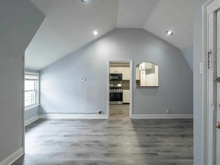 105 Shepard Ave #3 — Photo 3