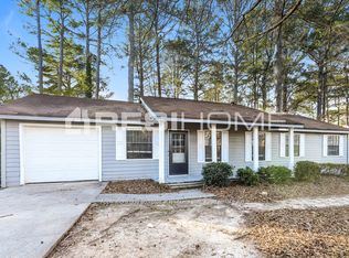 536 Raintree Dr, Jonesboro, GA 30238