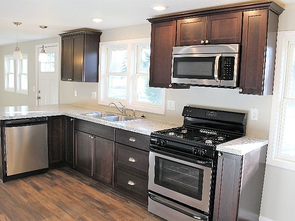 2nd image of 3859 Kawkawlin River Dr