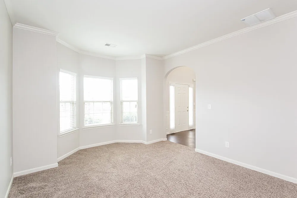 4 bed, 2.5 bath, 2868 sqft, $2,540 — Photo 2