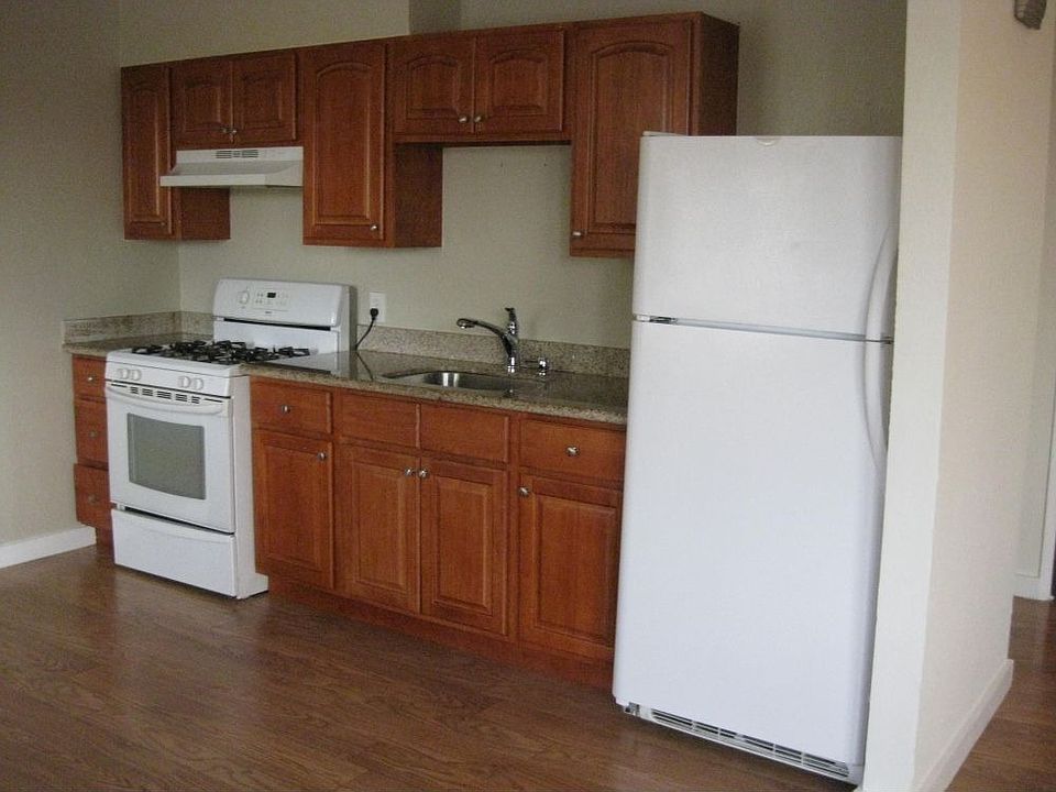 2nd image of 1083 45th St APT 1