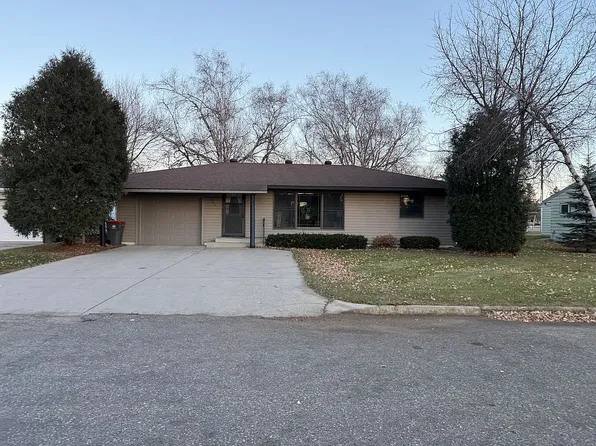 417 S Clayborn Ave, Parkers Prairie, MN 56361