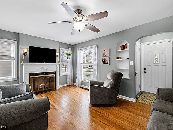 5th image of 3243 W 142nd St
