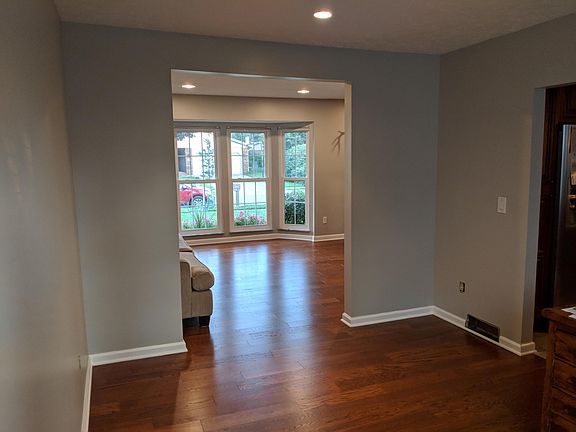 3rd image of 1025 Gateshead Way