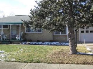 190 Irving Ter, Depew, NY 14043