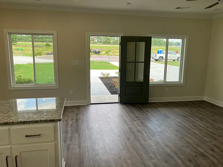 183 Willowbrook Dr — Photo 5