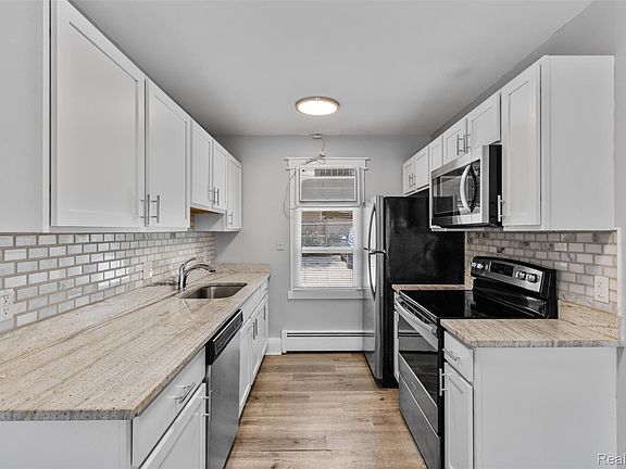 3rd image of 2129 Normandy Rd