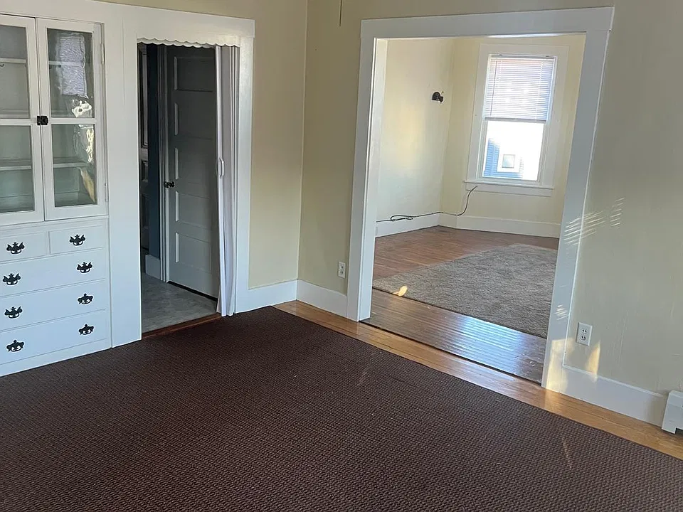 86 Ingleside Ave #2