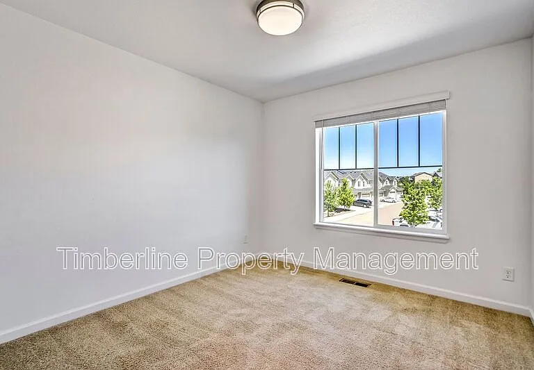 811 Marine Corps Dr — Photo 31