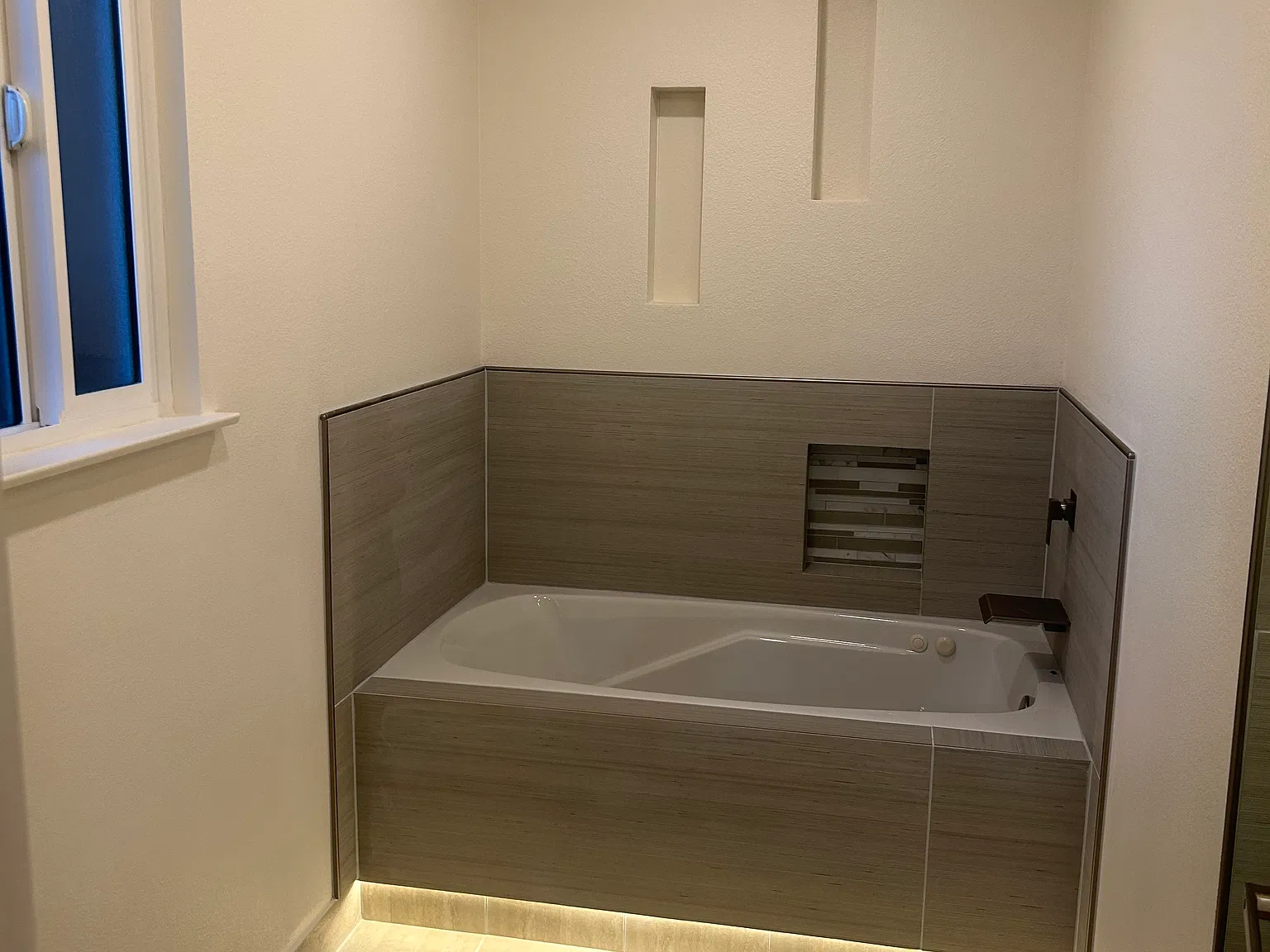 3 bed, 1800 sqft, $4,750 — Photo 2