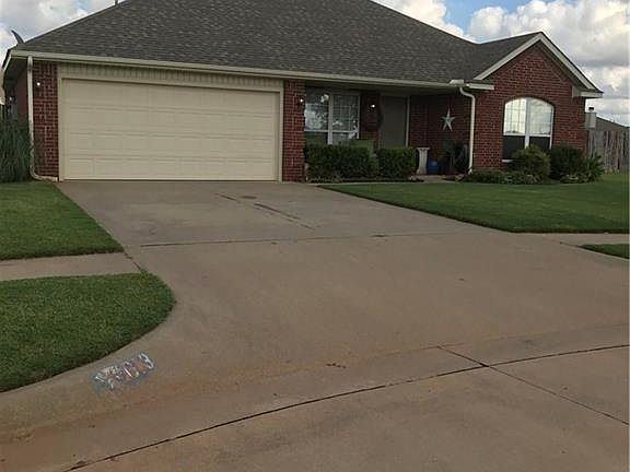 2nd image of 613 Eastview Cir