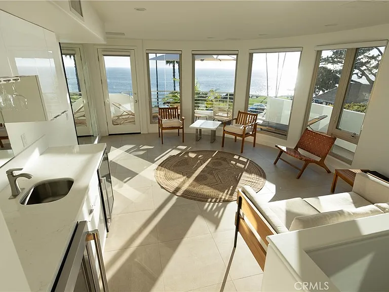 558 Cliff Dr — Photo 18