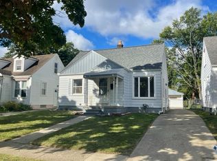 4192 Edmund St, Wayne, MI 48184
