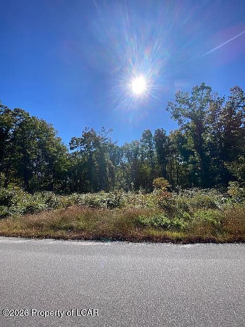 1st image of 8 Wood Dr