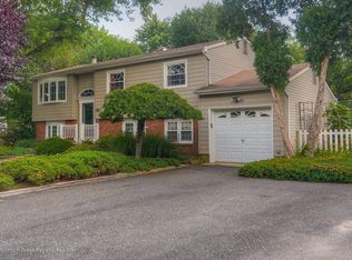 409 Hilltop Rd, Toms River, NJ 08753