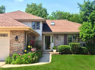 9028 Oak Ridge Dr, Justice, IL 60458