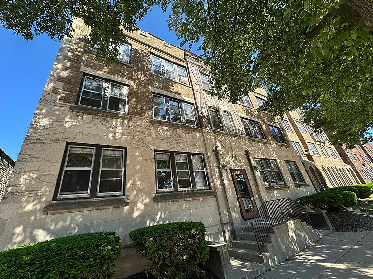 4480 N Oakland Ave — Photo 11