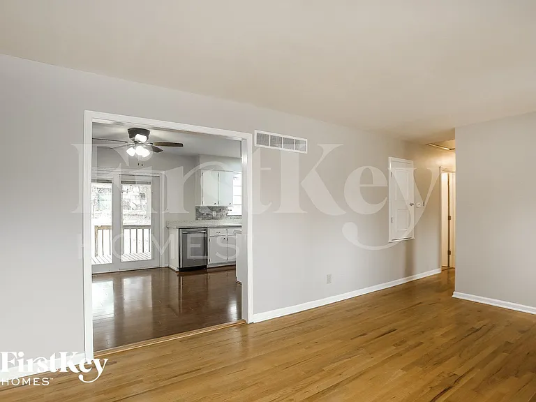 7625 NW Milrey Dr — Photo 4