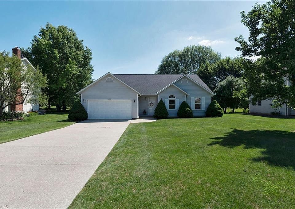 1st image of 2324 Sandalwood Dr