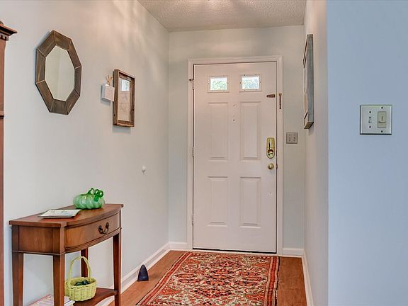 3rd image of 743 Maple Dr SE