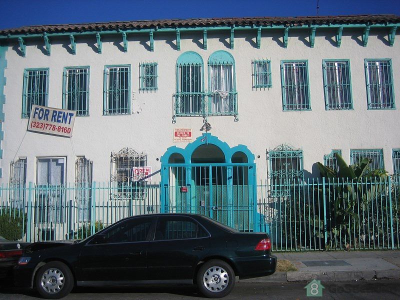 1st image of 707 W 74th St APT 3