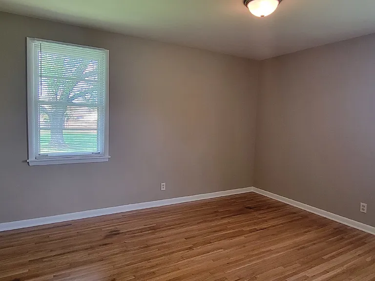 6408 Robinhood Ln NW — Photo 22