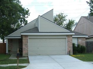 12922 Village Gate Dr, Houston, TX 77082