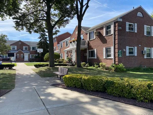 73-18 260th Street #B-1, Glen Oaks, NY 11004