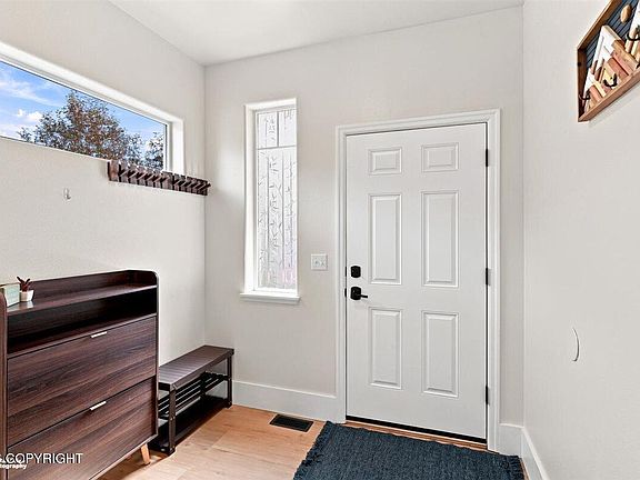 3rd image of 220 Glenn Abbey Pl #12