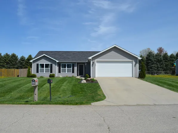 205 Blessing St, Millersburg, IN 46543