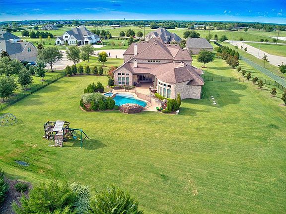 2nd image of 1201 Boerne Ct