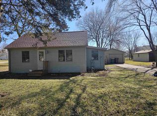 5519 Reimer Dr, Roscoe, IL 61073